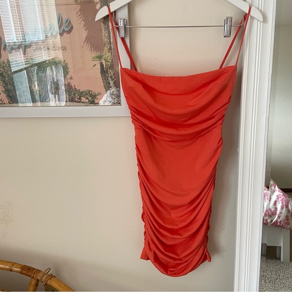 Selfie Leslie Shea Square Neckline Ruched Mini Dress Orange Medium US 6 - Picture 4 of 8